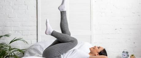 Na příznaky žilního onemocnění křečové žíly nebo oteklé nohy pomáhá pohyb a speciální cviky.
